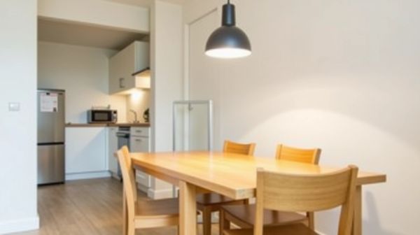 Tables basses relevables : style et fonctionnalité à petit prix